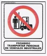 Prohibido transportar personas en vehiculos industriales