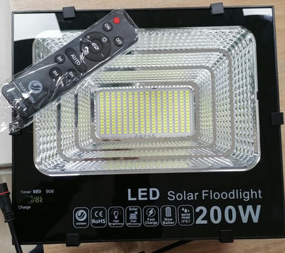 Projecteur solaire LED 200W Floodlight Avec batteries Lithium phosphate 30AH