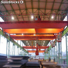 Puente grúa de doble viga en el sector de metalurgía
