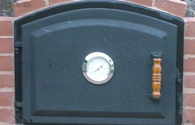 Puerta de fundicion para horno de barro