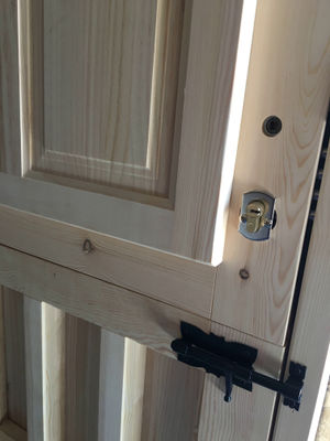 Puerta rústica de madera partida con postigo - Foto 4