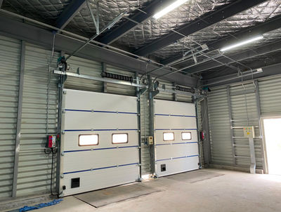 Puerta seccional industrial para almacén - Foto 5