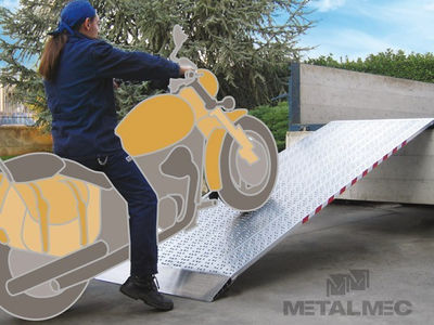 Rampas de aluminio homologadas para cargar vehículos y máquinas - Foto 3
