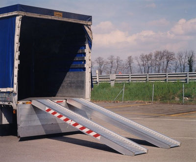 Rampas para camiões de alumínio CE - Foto 2