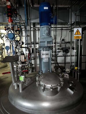 Réacteur en acier inoxydable 11.950 litres avec agitateur et demi-coquille d&#39;occ