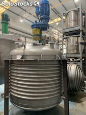 Réacteur en inox 3.600 litres avec agitateur et demi-coquille