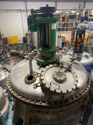 Reactor acero inoxidable 4.000 litros con agitacion y media caña - Foto 2
