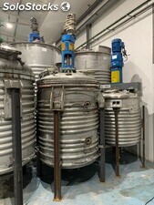 Reactor acero inoxidable 4000 litros con agitacion, serpentin y media caña de se