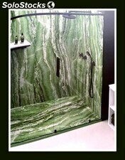 Receveur de douche effet marbre naturel de couleur vert Indien.