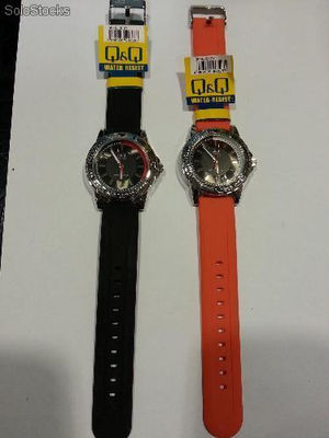 Reloj de pulsera q&amp;q q540-312 naranja, 302 negro Grupo Citizen