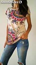 Remera estilo Desigual tres colores diferentes