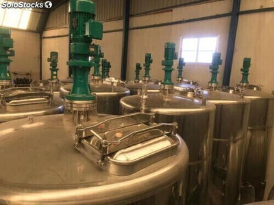 Réservoir en acier inoxydable 316 de 4.150 litres avec agitateur - Photo 2