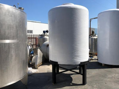 Réservoir en polyester avec capacité de 4 000 litres - Photo 5
