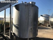 Réservoir isotherme en acier inoxydable de 4 500 litres