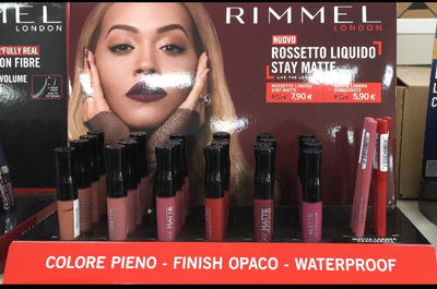 Rimmel expo rossetto liquido stay matte waterproof + matita labbra