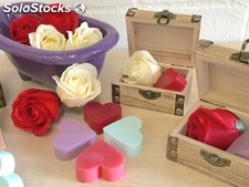 Rosas de jabon perfumada jabon de corazón y Baul de madera Detalles para Bodas