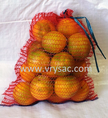 Saco malla raschel para 5 Kg de naranjas, color rojo con atador en boca.