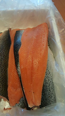 Salmon salar 2/3 lb. Fresco, planta marine harvest - Foto 2