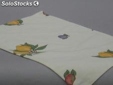 Salva toalha de mesa creme com frutas 32 x 49 cm.