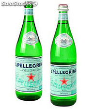 San Pellegrino Wasser und Soft Drinks verschiedenen Formaten