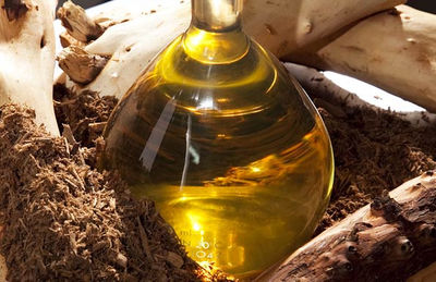 Sandalwood Essential Oil - Photo 2