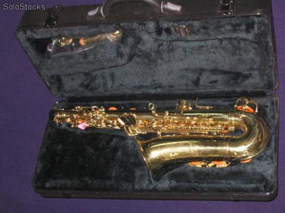 Saxofón alto laqueado marca infinity[2008]