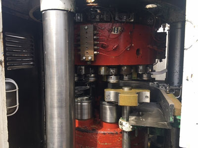 Sertisseuse Comaco AGM 8 plateau motorisé et remplisseuse sous vide de 36 valves - Photo 4