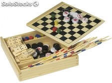 Set de 5 juegos con ajedrez, damas, dominó, mikado y parchís en caja de madera.