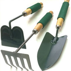Set de herramientas para jardineria (pala rastrillo y azada)