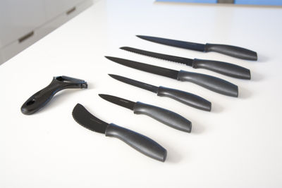 Set di 7 coltelli professionali Titanium