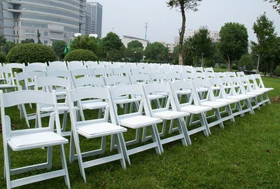 Silla Americana blanca plegable para eventos y bodas