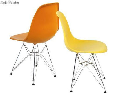 silla de polipropileno por Eames