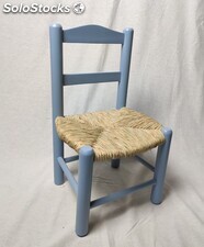 Silla intantil lacada en color asiento enea