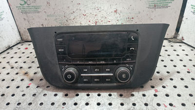 Sistema audio / radio CD / 28540195 / 1067757 para iveco daily furgón Fg 33 s ..
