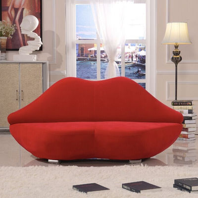 sofá rojo forma de labios - Foto 4