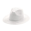 Sombrero en material sintético de sobrios colores con c