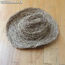 Sombreros artesanales de vara de datil