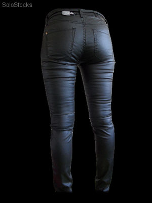 Spodnie damskie imitacja skóry - slim fit - rurki - Zdjęcie 4