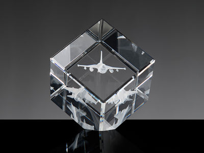 Statuetka wojskowa - samolot F16 wygrawerowany w 3D - Zdjęcie 2