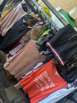 stock de ropa a 0,95 - Foto 4