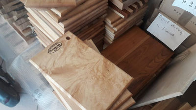 Stock di 100 taglieri in legno di faggio, varie misure, da 20x33x2 a 30x45x4 cm - Foto 3