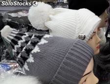 Stock di cappelli invernali donna vari modelli e colori