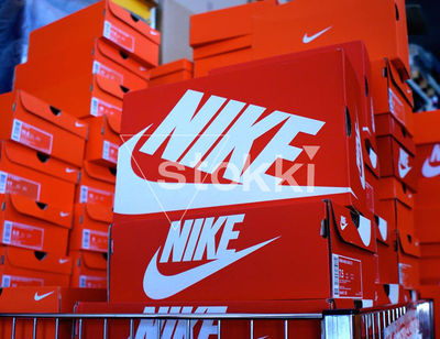 Stok obuwia marki Nike