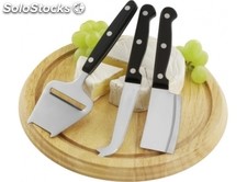Tabla de madera con 3 utensilios para cortar quesos en caja de regalo.