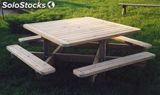 Table aire de repos en bois carrée pour collectivités