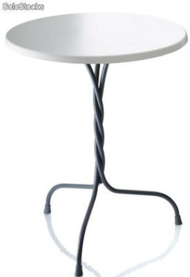 Table en acier avec structure en forme, vigna table