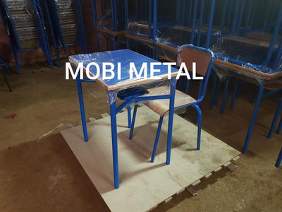 Table semi métallique - Photo 2