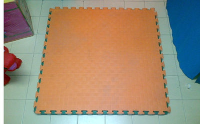 Tableta piso play tipo rompecabezas en material plastico (eva) 1.2CMS ESPESOR