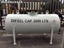 Tanque de diesel de 2,000 litros.