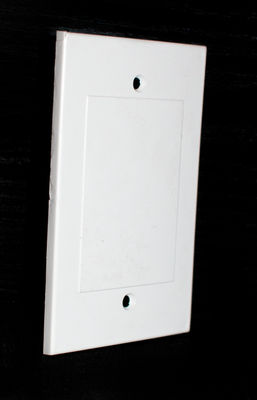 Tapa ciega rectangular plastica (tornillo)